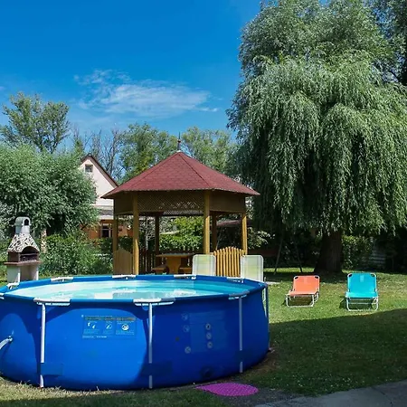 In Balatonmariafuerdo/balaton 19491 Holiday home