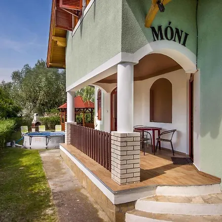 In Balatonmariafuerdo/balaton 19491 Holiday home *