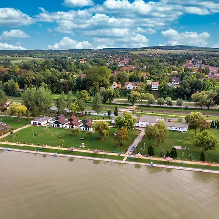 Hébergement de vacances In - Balaton 19491 *